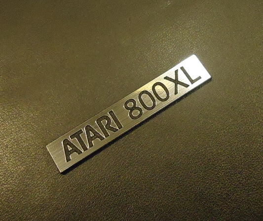 Atari 800 XL badge