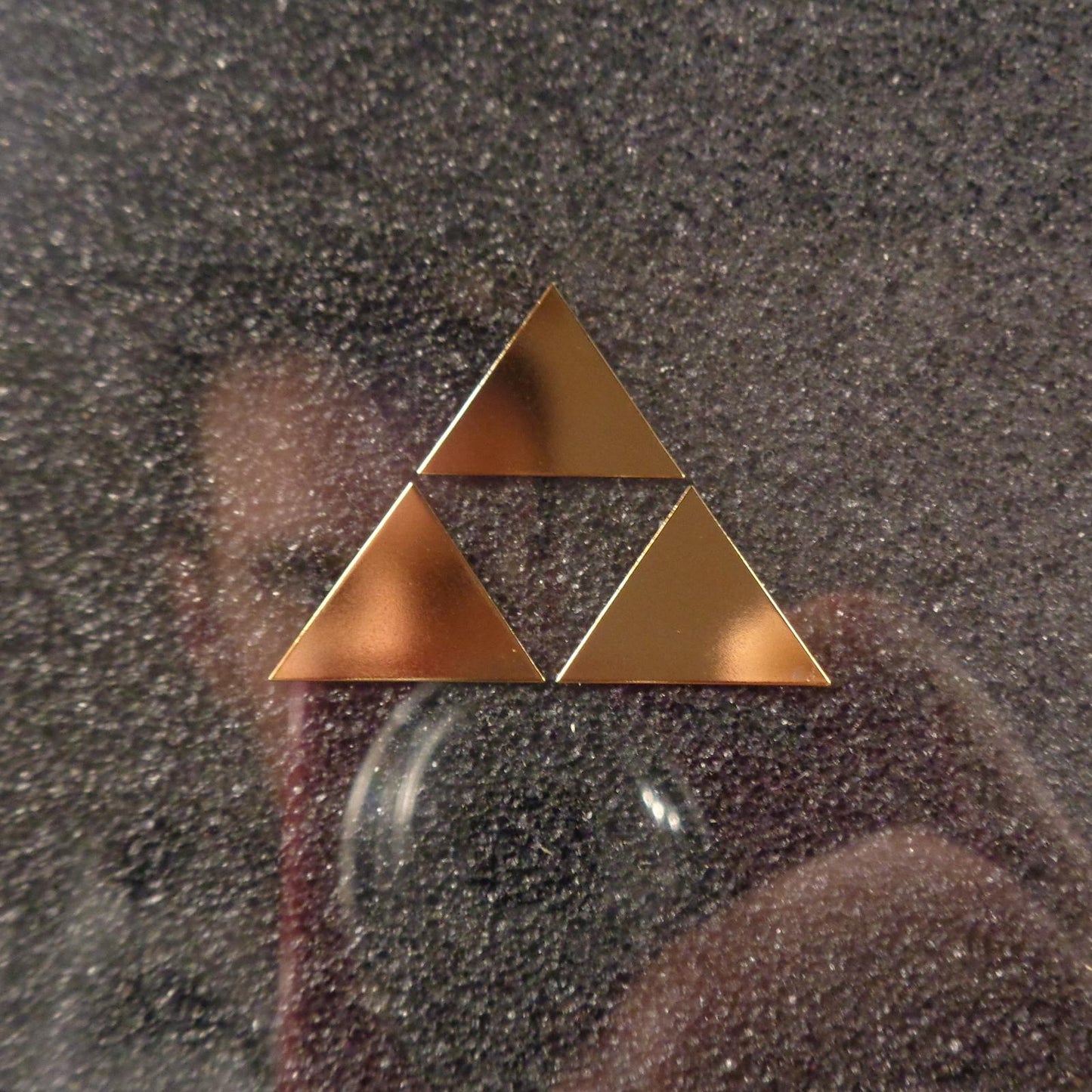 Sticker Gold Zelda Triforce Label Badge Logo 26 x 35mm[259b]